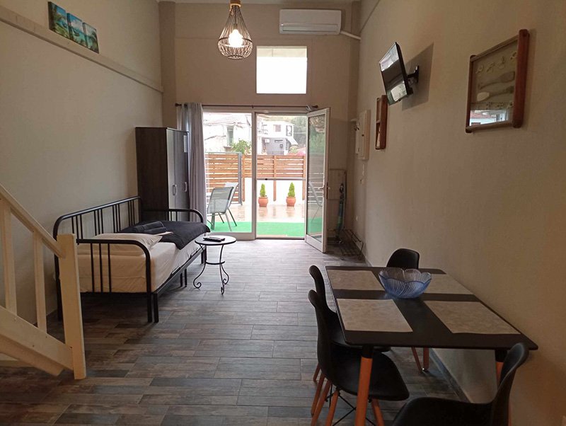 xristos studio for rent sykia