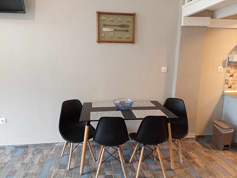 xristos studio for rent sykia