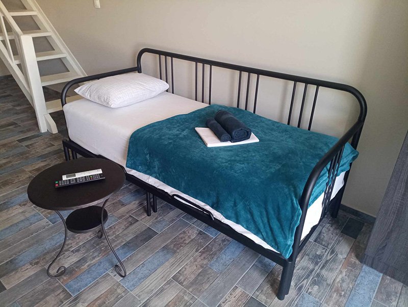 xristos studio for rent sykia